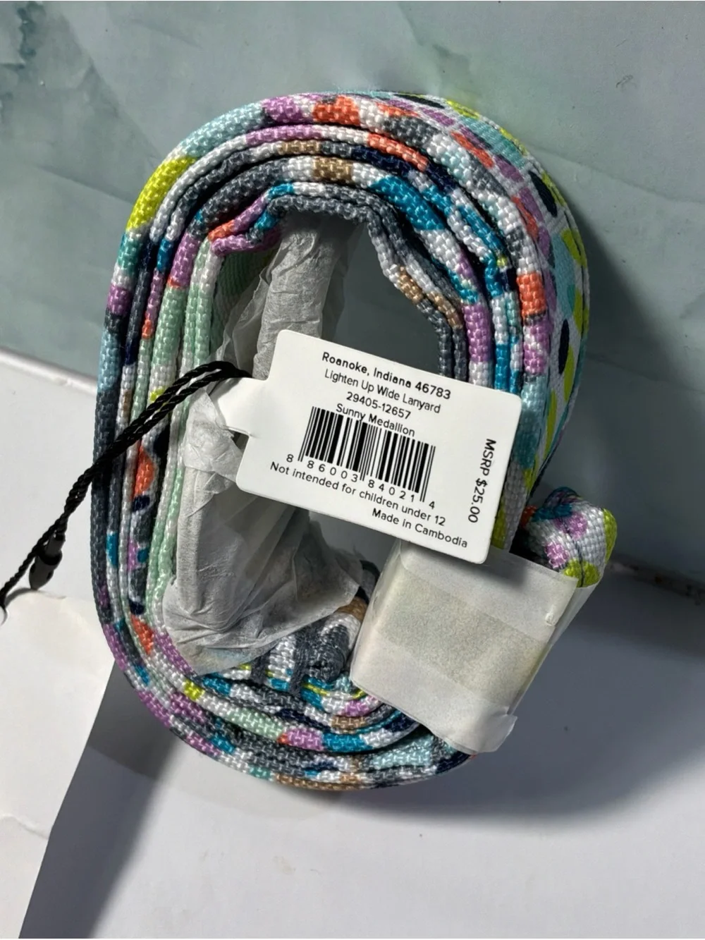 NWT Vera Bradley Lighten Up Wide Lanyard Sunny Medallion for ID Case